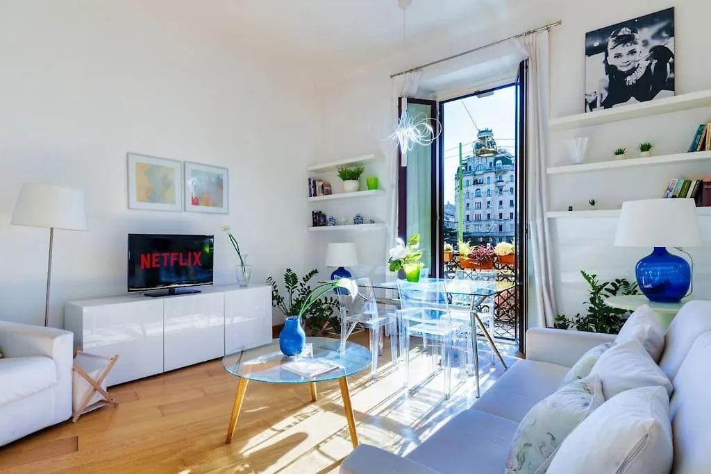 City Life - Duomo Apartament With Terrace Milano 0*,  Italia